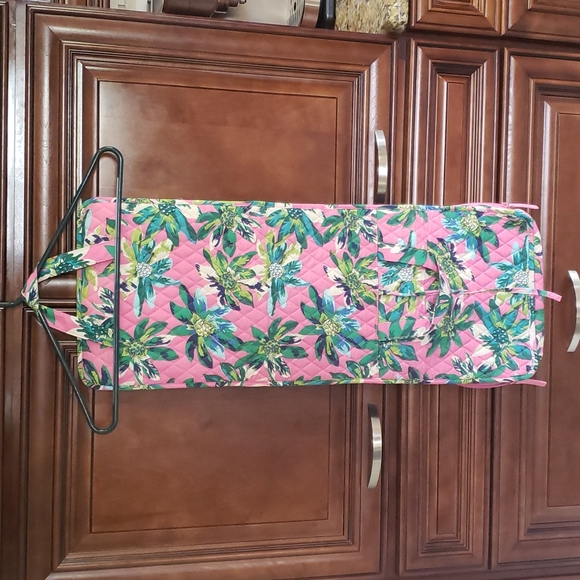 Vera Bradley Bathroom - Picture 4 of 7